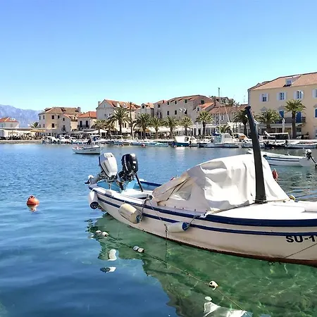 Dot Deluxe Apartment