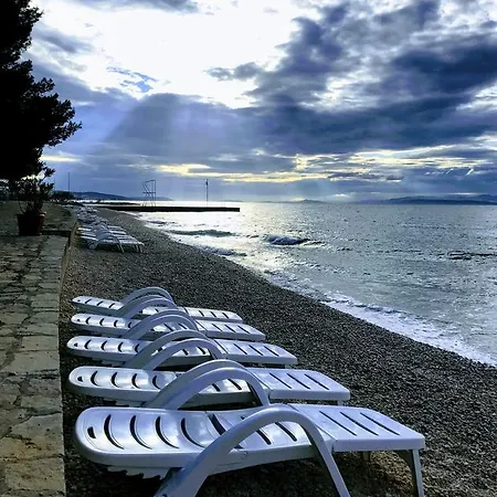 Apartment Dot Deluxe *