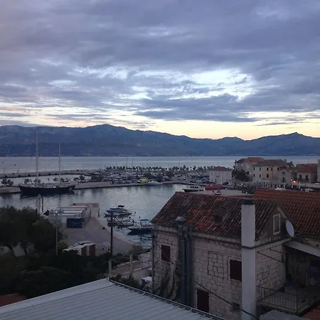 Dot Deluxe Apartman *