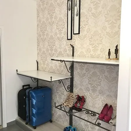 Apartment Dot Deluxe